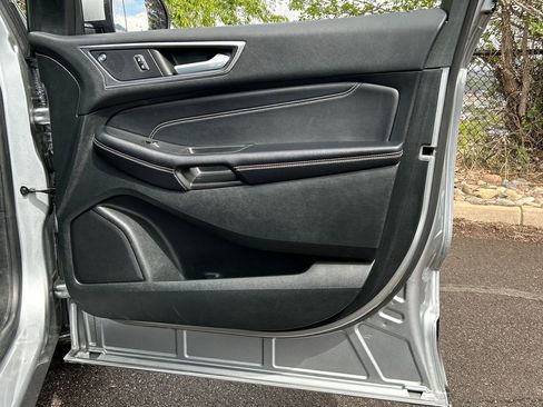 Used 2023 Ford Edge Titanium AWD/4WD image 30