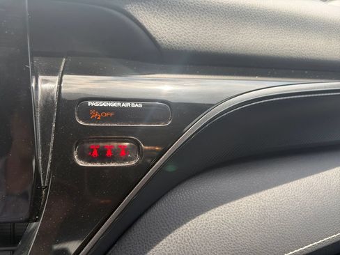 Used 2021 Toyota Camry SE FWD image 29