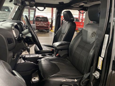 Used 2015 Jeep Wrangler Unlimited Sport image 9