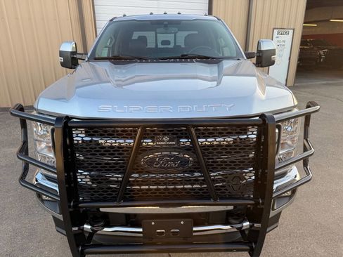 Used 2021 Ford F350 Lariat image 12