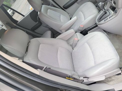 Used 2004 Saturn Vue 2WD V6 w/ Safe & Sound Pkg image 21