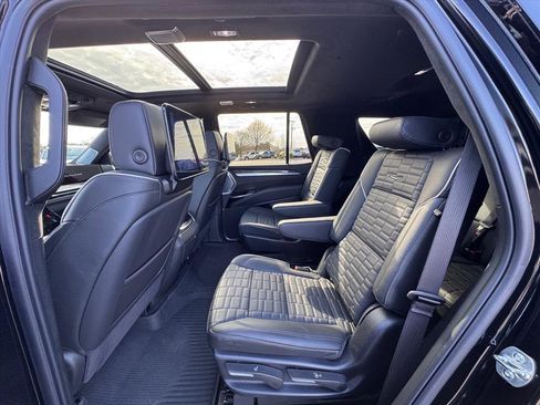 Used 2025 Cadillac Escalade V image 16
