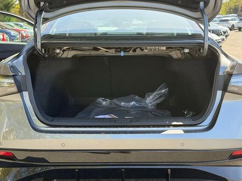 New 2026 Nissan Sentra SR w/ SR Premium Package FWD image 26