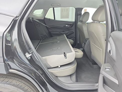 Used 2025 Chevrolet Trax ACTIV FWD image 37
