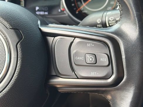Used 2021 Jeep Gladiator Overland AWD/4WD image 25