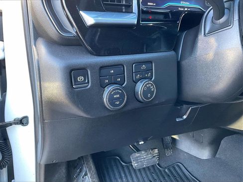Used 2024 Chevrolet Silverado 2500 LT image 25
