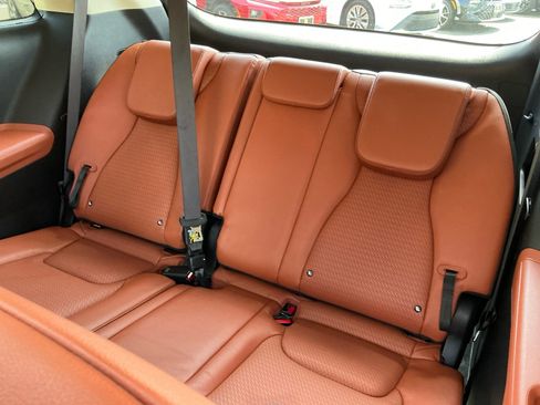 Used 2024 Kia Carnival SX Prestige FWD image 28