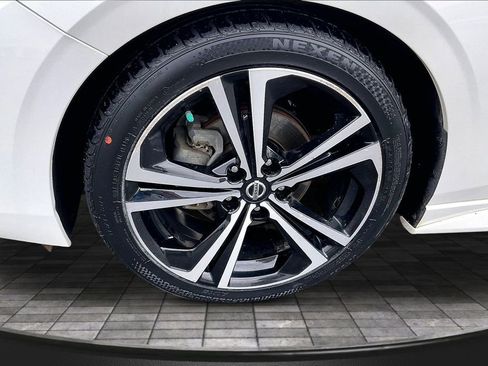 Used 2021 Nissan Sentra SR FWD image 9
