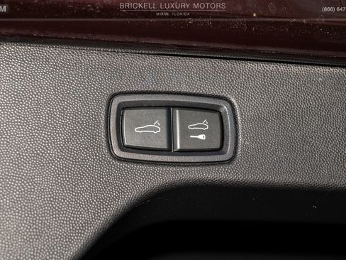 Used 2025 Porsche Macan 4 Electric image 15