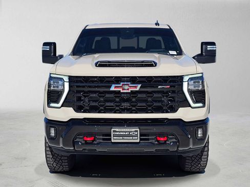 Used 2026 Chevrolet Silverado 2500 ZR2 AWD/4WD image 8