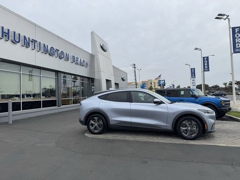 Used 2022 Ford Mustang Mach-E Select image 3