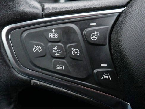 Used 2018 Chevrolet Equinox Premier image 26