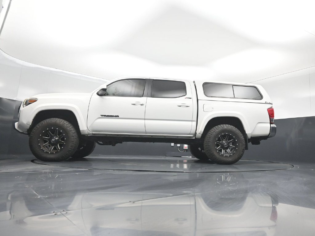 Used 2017 Toyota Tacoma SR5 w/ Tow Package AWD/4WD image 47