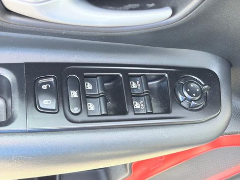 Used 2020 Jeep Renegade Trailhawk AWD/4WD image 14