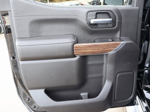 Used 2019 Chevrolet Silverado 1500 High Country w/ Z71 Off-Road Package image 26