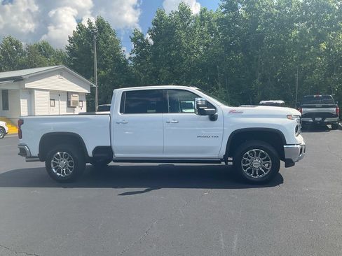 Used 2026 Chevrolet Silverado 2500 LTZ w/ LTZ Premium Package AWD/4WD image 4