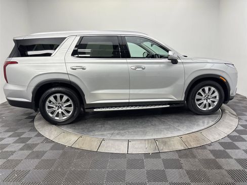 Used 2023 Hyundai Palisade SEL w/ Winter Package image 17