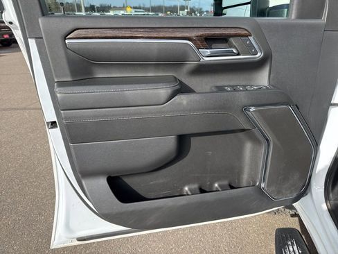 Used 2024 GMC Sierra 3500 SLE image 8