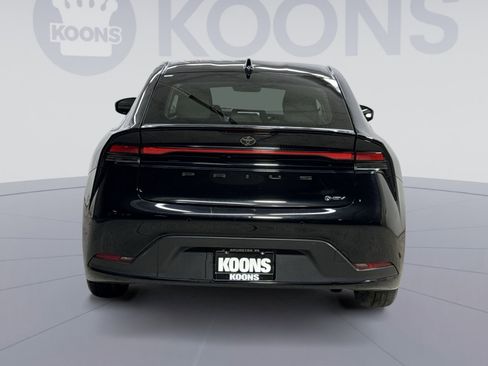 Used 2025 Toyota Prius LE image 11