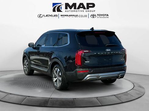 Used 2021 Kia Telluride EX w/ EX Premium Package image 3