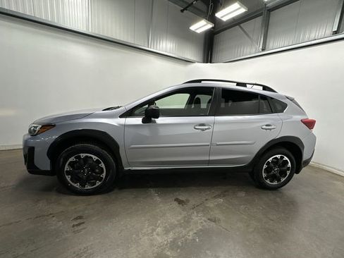 Used 2021 Subaru Crosstrek 2.0i image 2