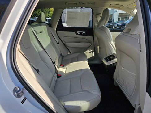 New 2026 Volvo XC60 B5 Ultra w/ Climate Package AWD/4WD image 12