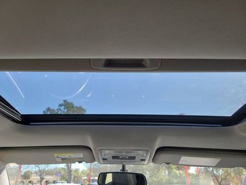 Used 2016 Toyota Highlander XLE image 19