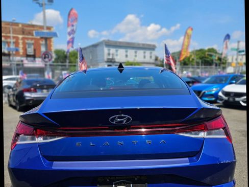 Used 2023 Hyundai Elantra SEL w/ Convenience Package image 6