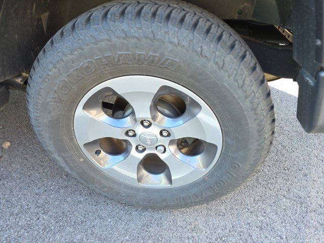 Used 2016 Jeep Wrangler Unlimited Sahara w/ Connectivity Group AWD/4WD image 8