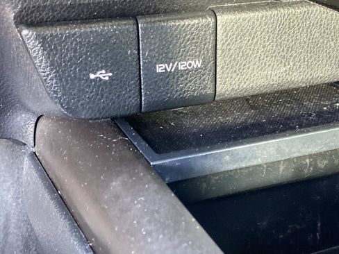 Used 2022 Toyota Camry SE w/ Cold Weather Package AWD/4WD image 12