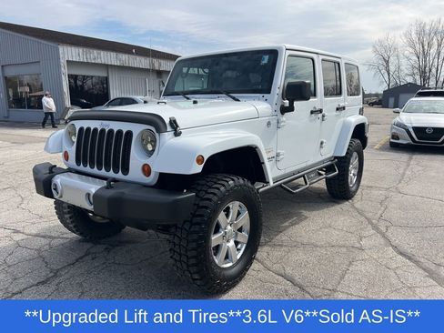 Used 2013 Jeep Wrangler Unlimited Sahara w/ Dual Top Group AWD/4WD image 3