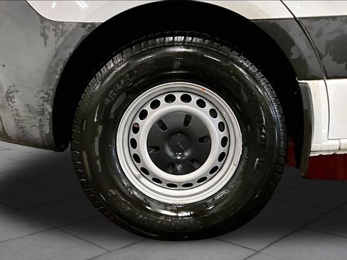 Used 2021 Mercedes-Benz Sprinter 2500 image 11