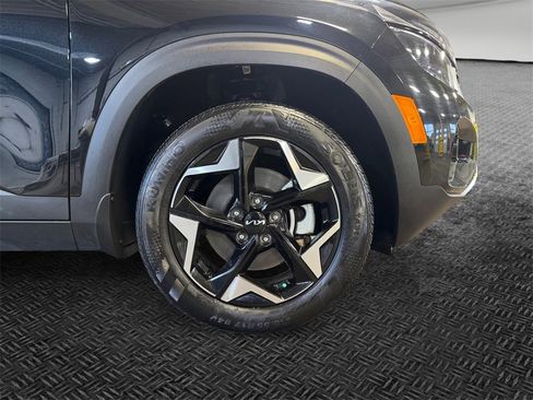 Used 2024 Kia Seltos EX image 11