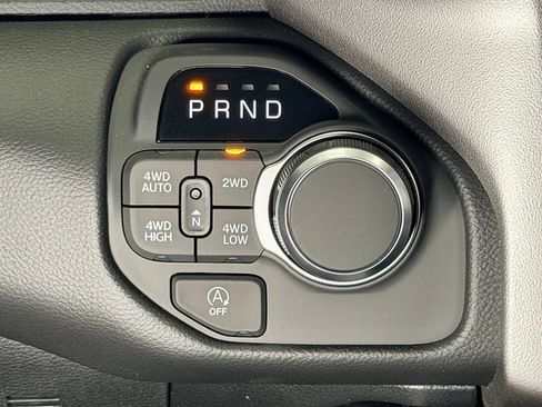 New 2026 RAM 1500 4x4 Crew Cab image 15
