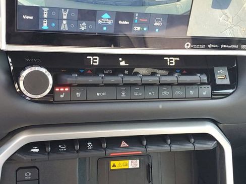 Used 2024 Toyota Tundra Platinum AWD/4WD image 19