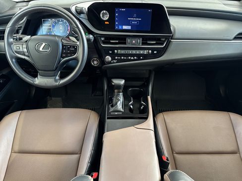 Certified 2025 Lexus ES 350 w/ Accessory Package (Z2) FWD image 17