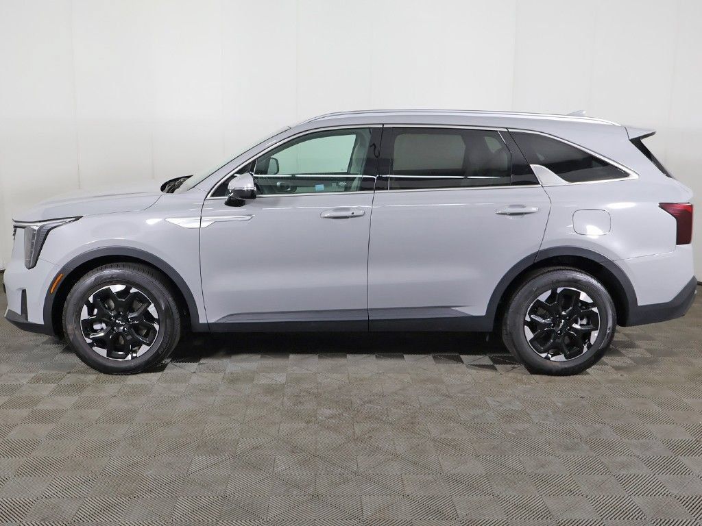 Certified 2026 Kia Sorento S FWD image 17