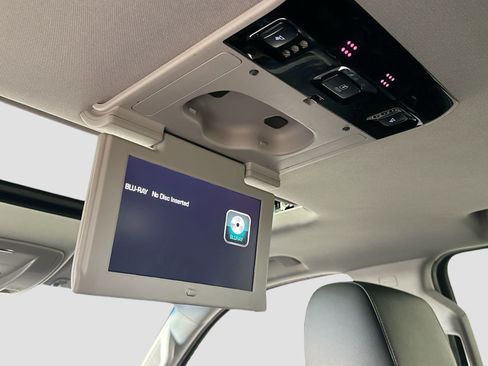 Used 2017 GMC Yukon SLT w/ Open Road Package image 27