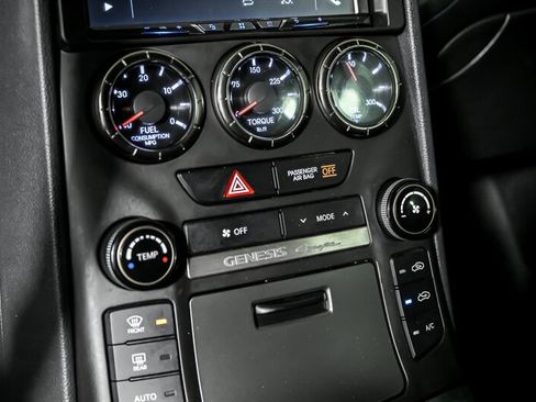 Used 2015 Hyundai Genesis 3.8 image 30