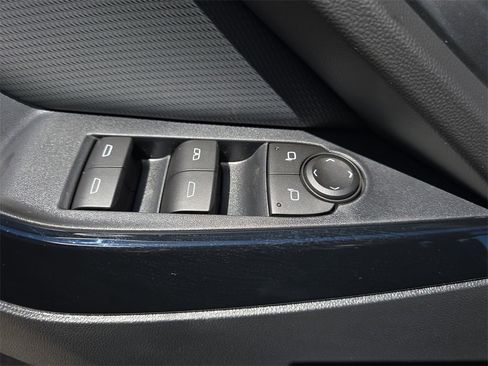 New 2026 Chevrolet Equinox LT w/ Convenience Package II image 28