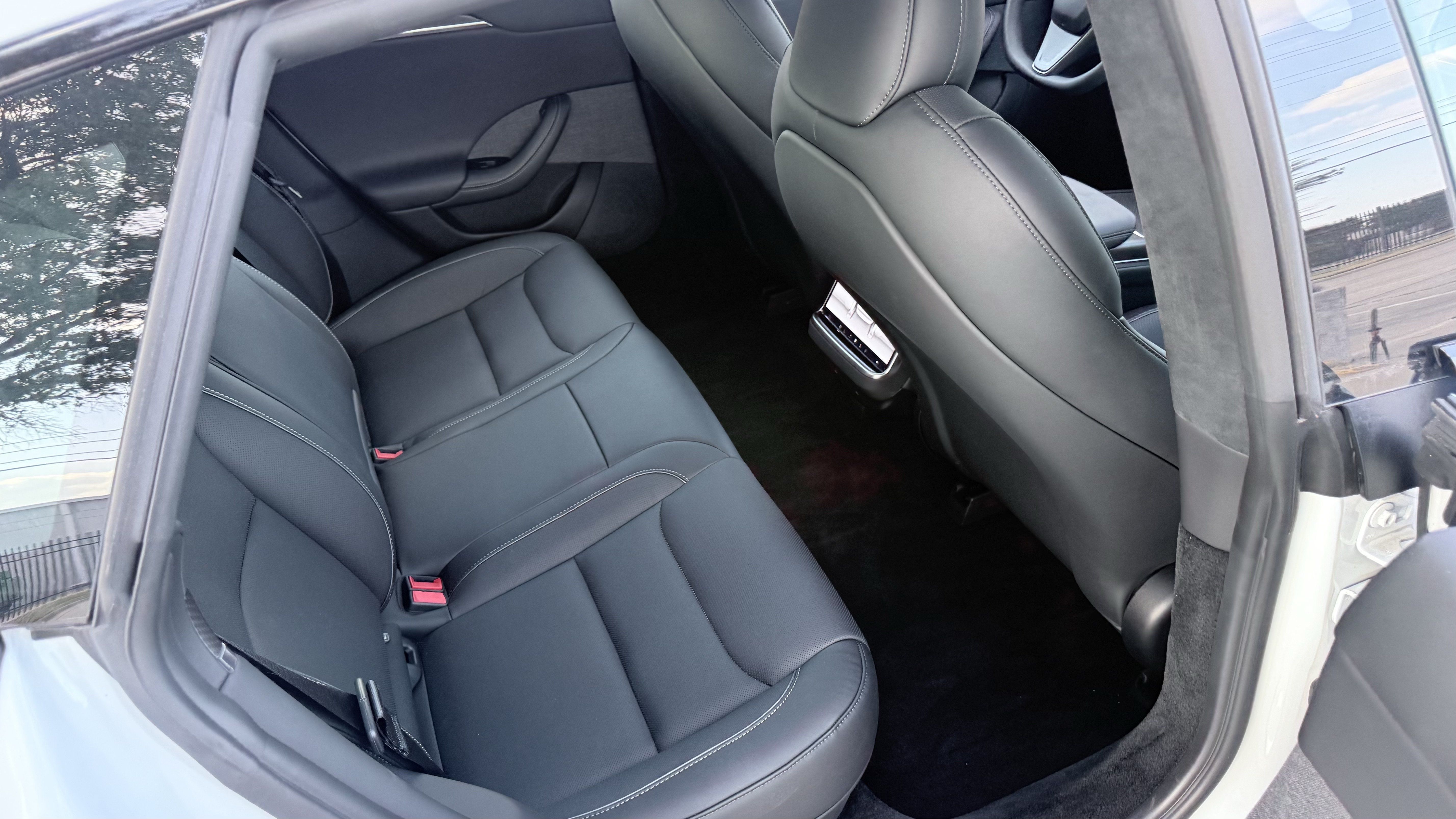 Used 2024 Tesla Model S Plaid AWD/4WD image 32