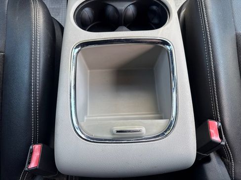 Used 2019 Dodge Grand Caravan SXT FWD image 33