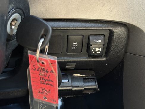 Used 2011 Toyota Tundra 4x4 Double Cab w/ SR5 Pkg image 26