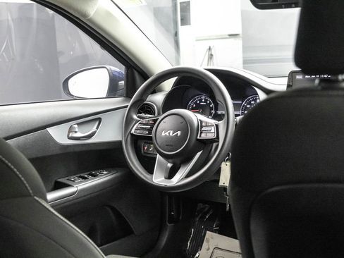 Used 2022 Kia Forte LXS w/ LXS Technology Package image 27