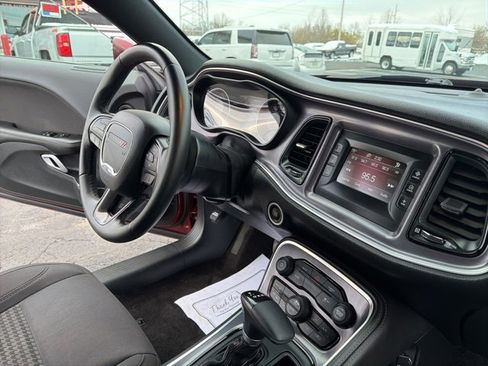 Used 2017 Dodge Challenger SXT image 23