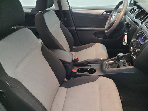 Used 2017 Volkswagen Jetta S image 21