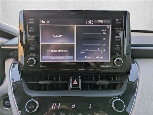 Certified 2022 Toyota Corolla Cross LE image 14