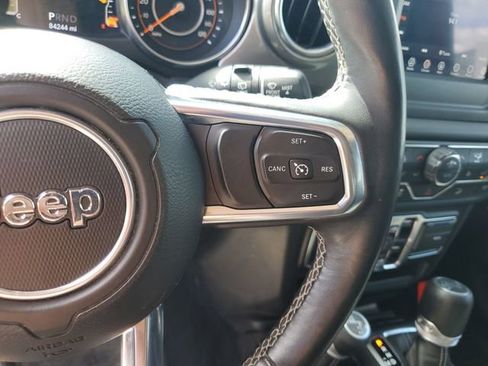 Used 2018 Jeep Wrangler Unlimited Sahara AWD/4WD image 19