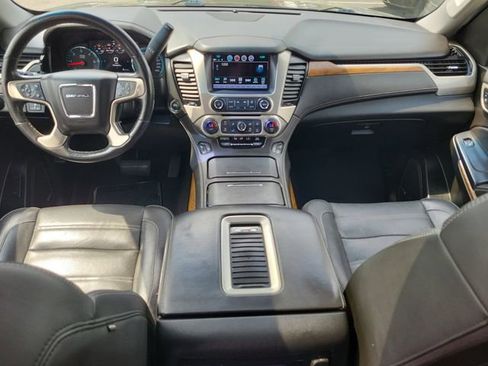 Used 2019 GMC Yukon XL Denali AWD/4WD image 6