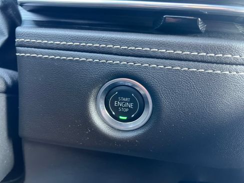 Certified 2025 Cadillac Escalade Premium Luxury AWD/4WD image 33